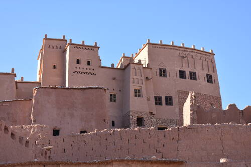 Aït Benhaddou: Grand building with ornate structure and geometric patterns